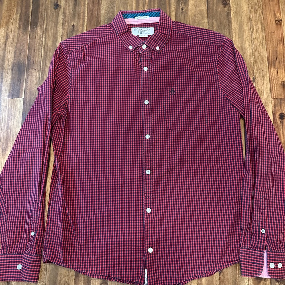 Men’s Penguin casual button up, size L